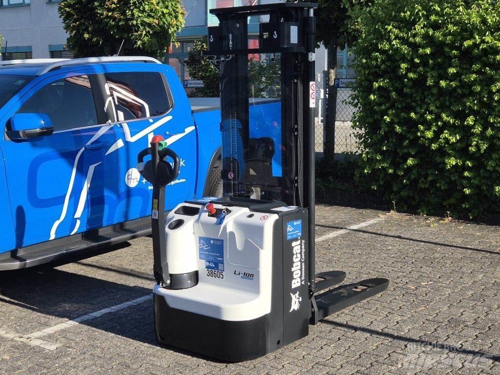 Bobcat BSL16N-I معدات التكديس الجوالة