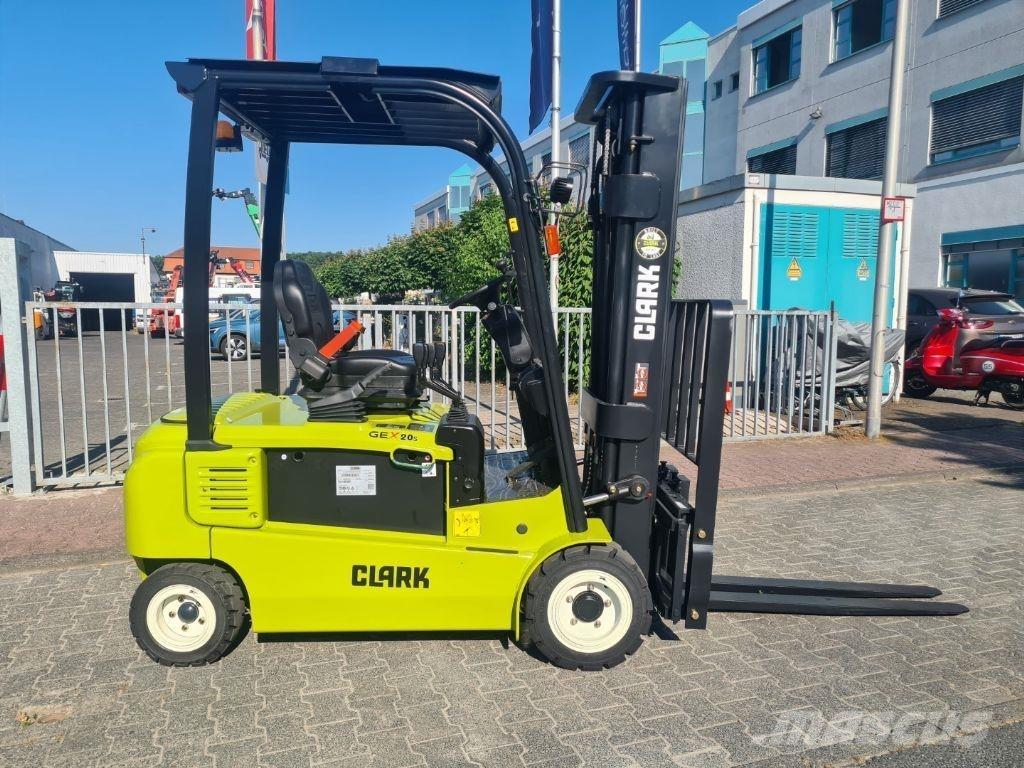Clark GEX 20 شاحنات ذات رافعات شوكية تعمل بالكهرباء
