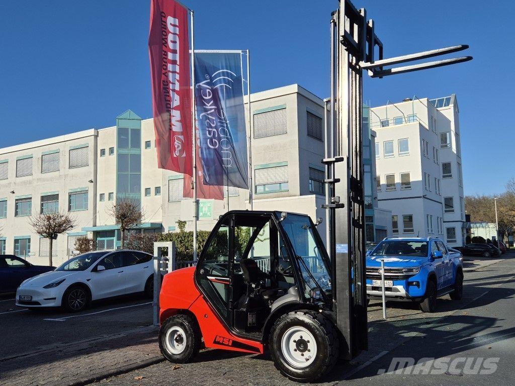 Manitou MSI 35 شاحنات الطرق الوعرة