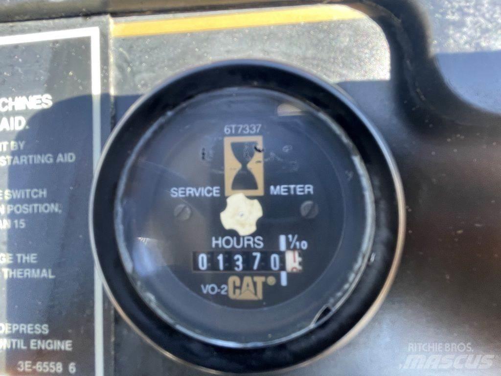 CAT CP-323C الجرارات