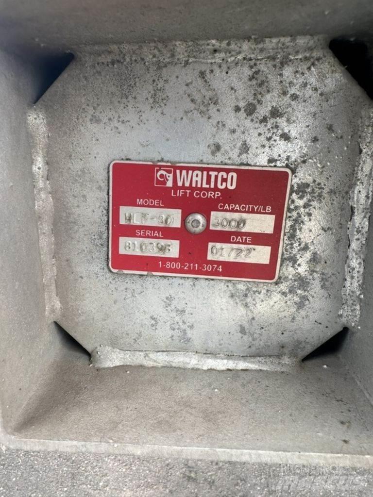  Waltco HLF-30 ناقلات البضائع والأثاث