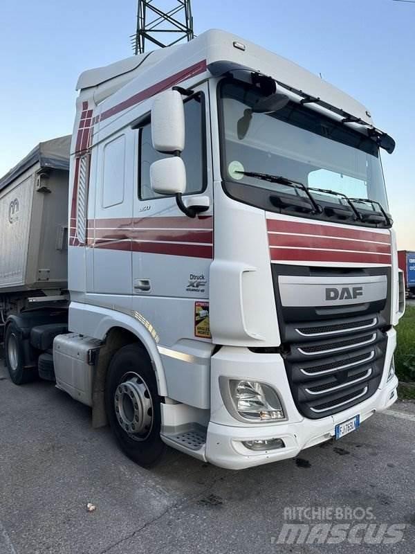 DAF XF460 DT وحدات الجر