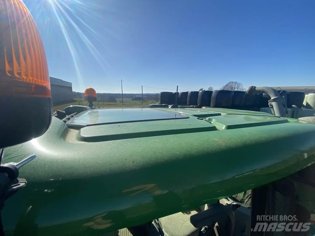 John Deere 6120M الجرارات
