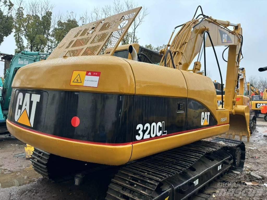 CAT 320 C حفارات زحافة