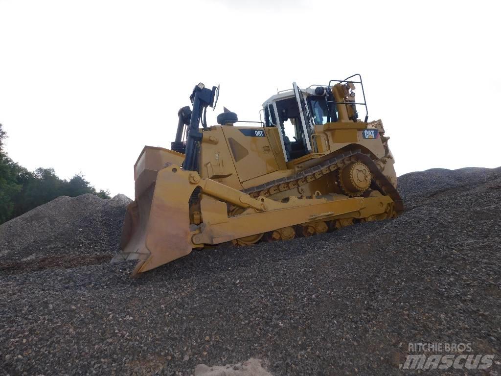 CAT D 8 T بلدوزرات مجنزرة