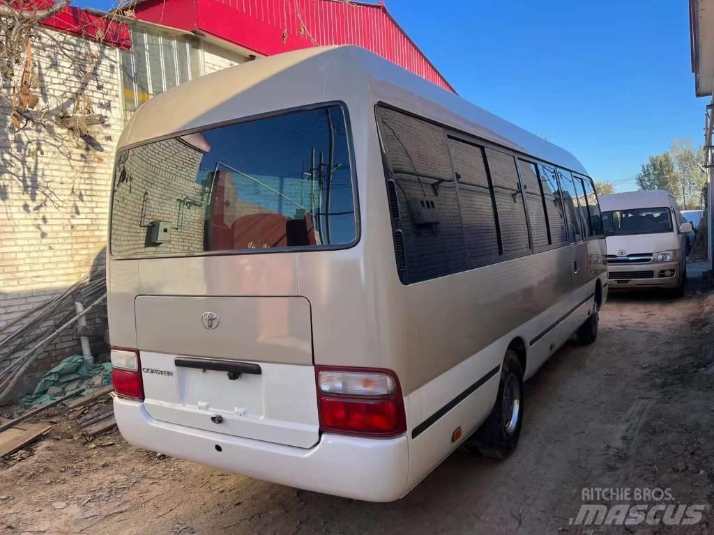 Toyota Coaster Bus حافلة صغيرة