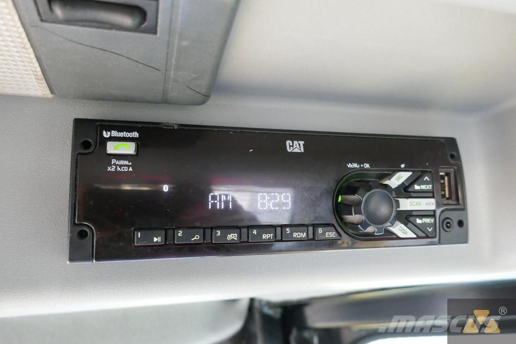 CAT D8T بلدوزرات مجنزرة