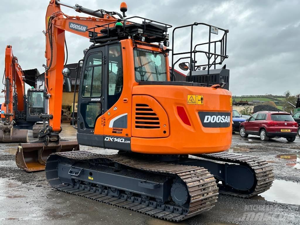 Doosan DX 140 LCR حفارات زحافة