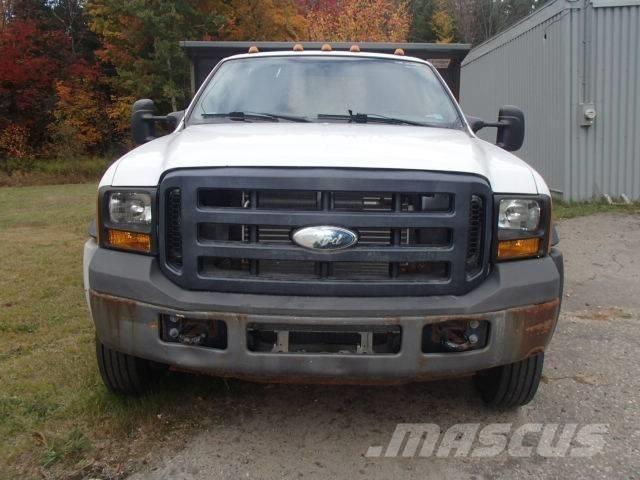 Ford F 550 شاحنات مسطحة/مفصلية الجوانب