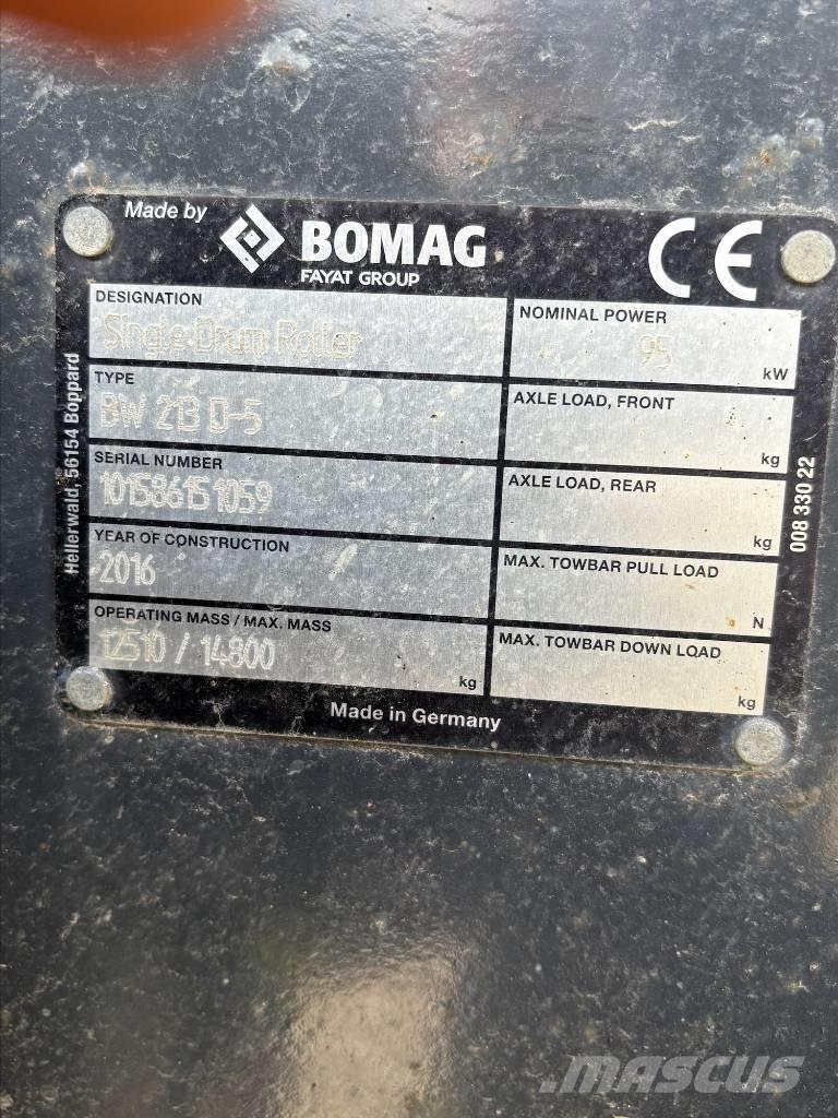 Bomag BW213D-5 مداحل أحادية الأسطوانة