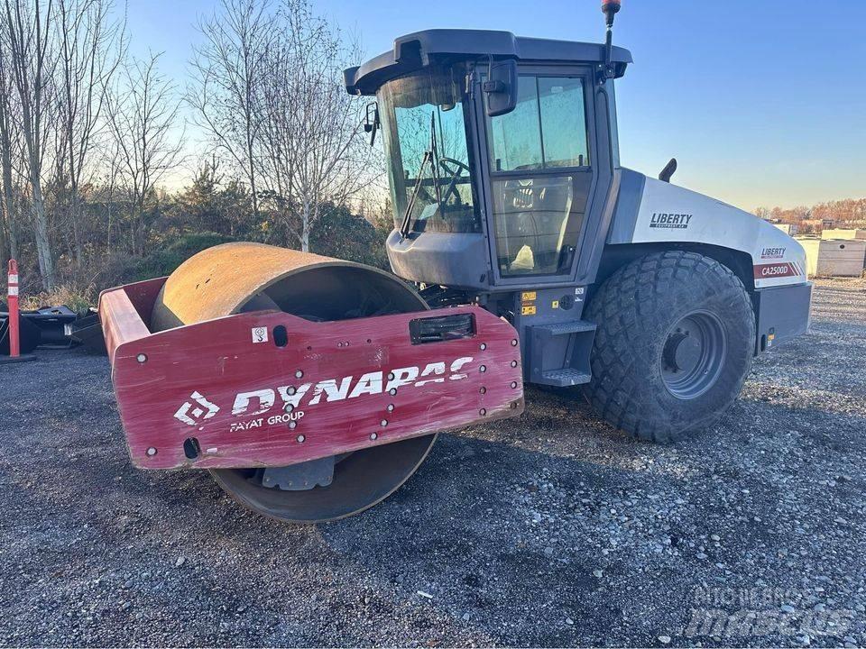 Dynapac CA 2500 D مداحل أحادية الأسطوانة