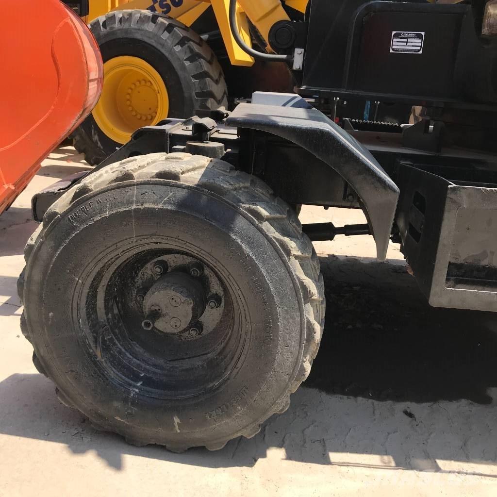 Hyundai 60 W حفارات بعجل