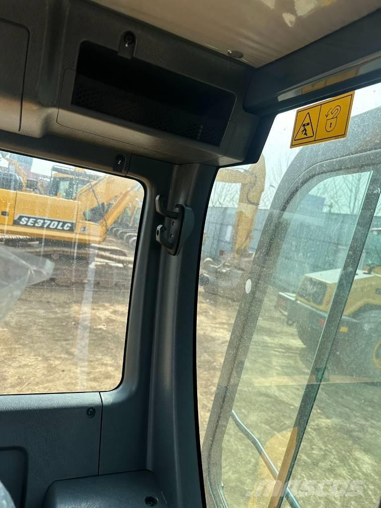 Hyundai 60 W حفارات بعجل