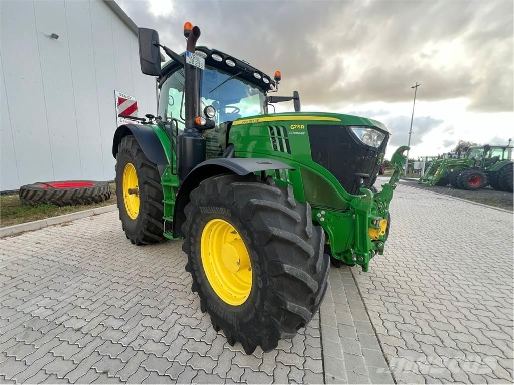 John Deere 6215 R الجرارات