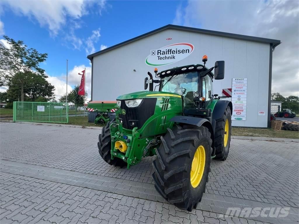 John Deere 6215 R الجرارات