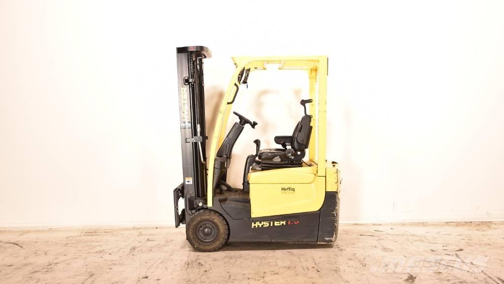 Hyster A1.5XNT شاحنات ذات رافعات شوكية تعمل بالكهرباء