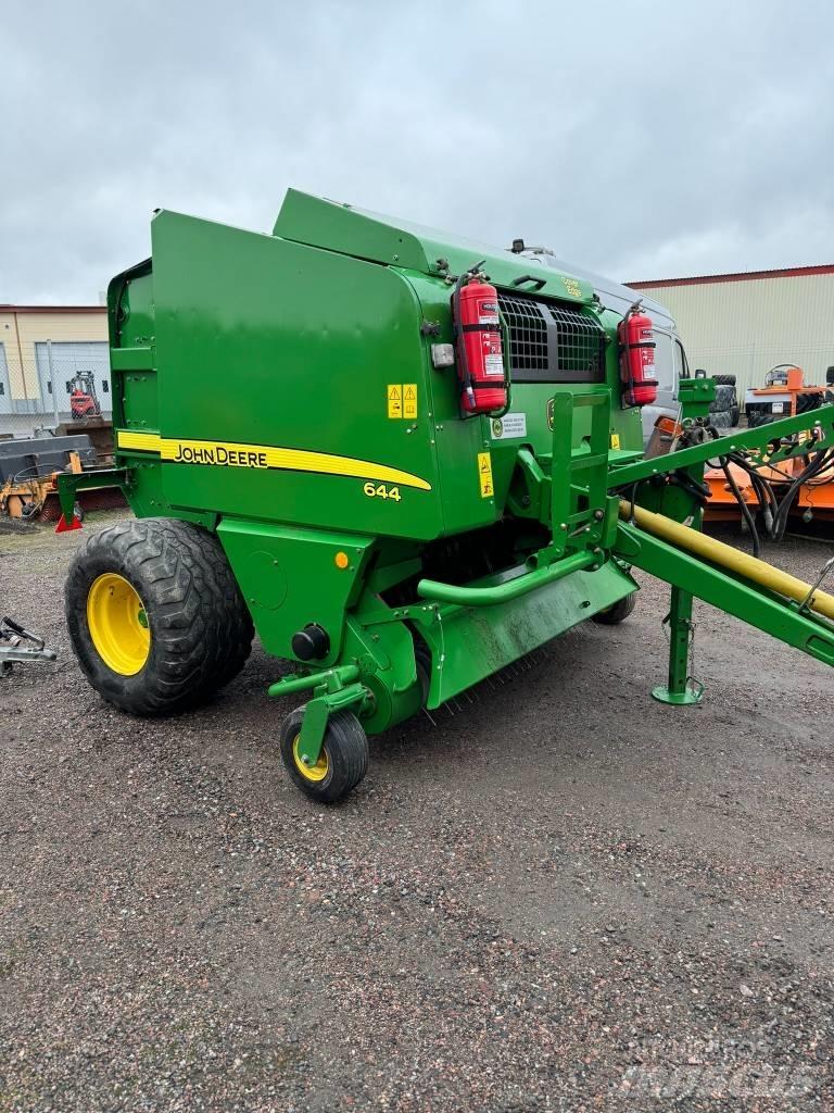 John Deere 644 محزمات مستديرة