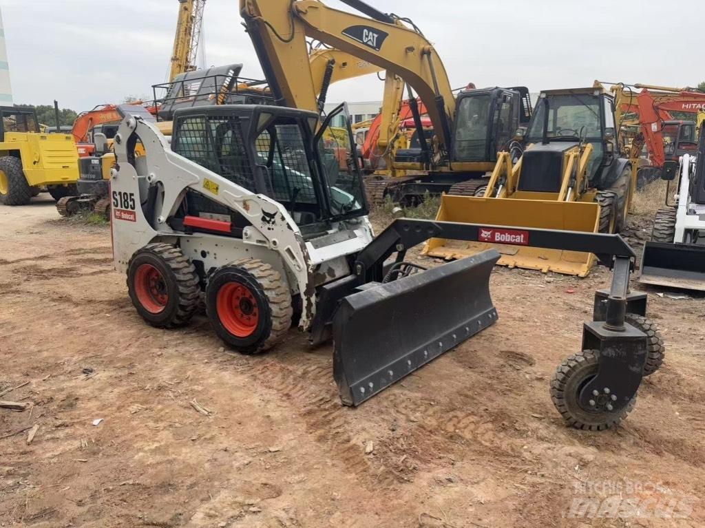 Bobcat S 185 لوادر انزلاقية التوجيه