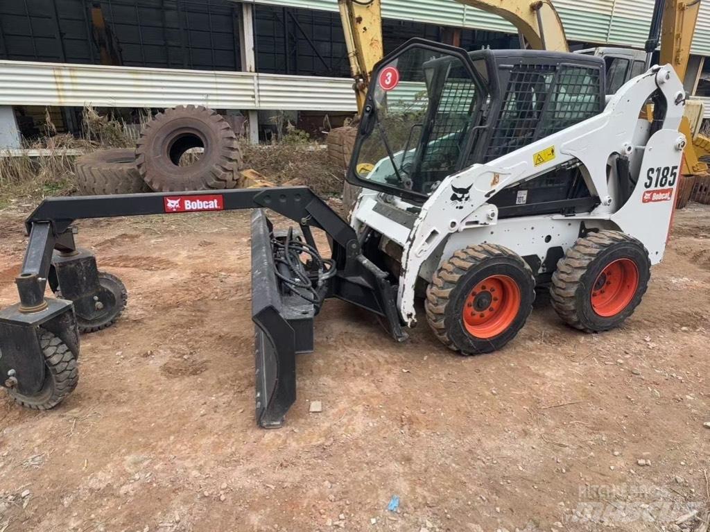 Bobcat S 185 لوادر انزلاقية التوجيه