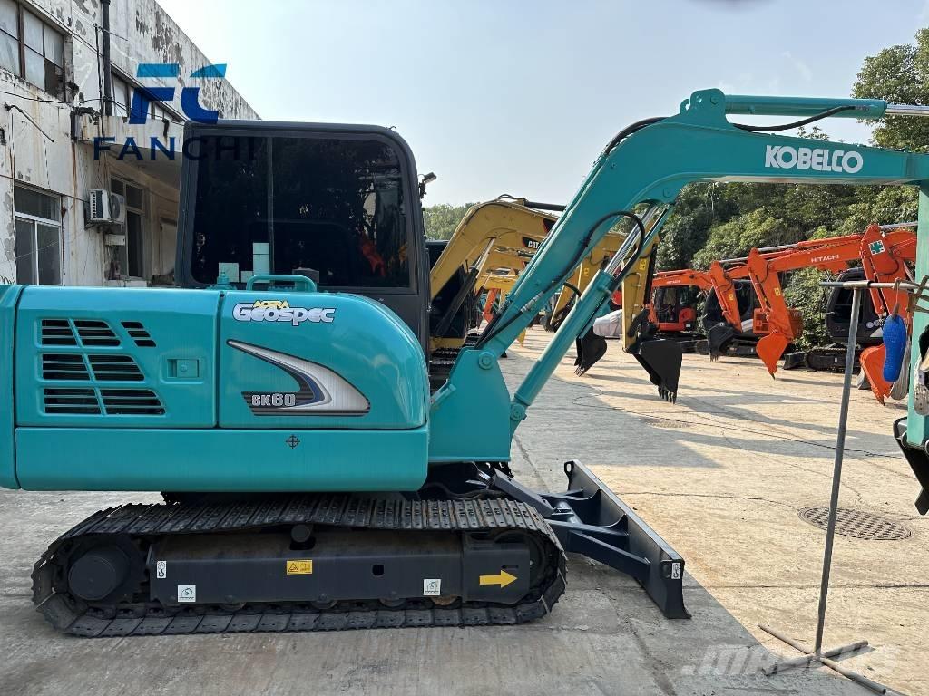 Kobelco SK 60 حفارات زحافة