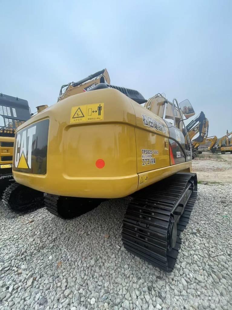 CAT 329D2L حفارات زحافة