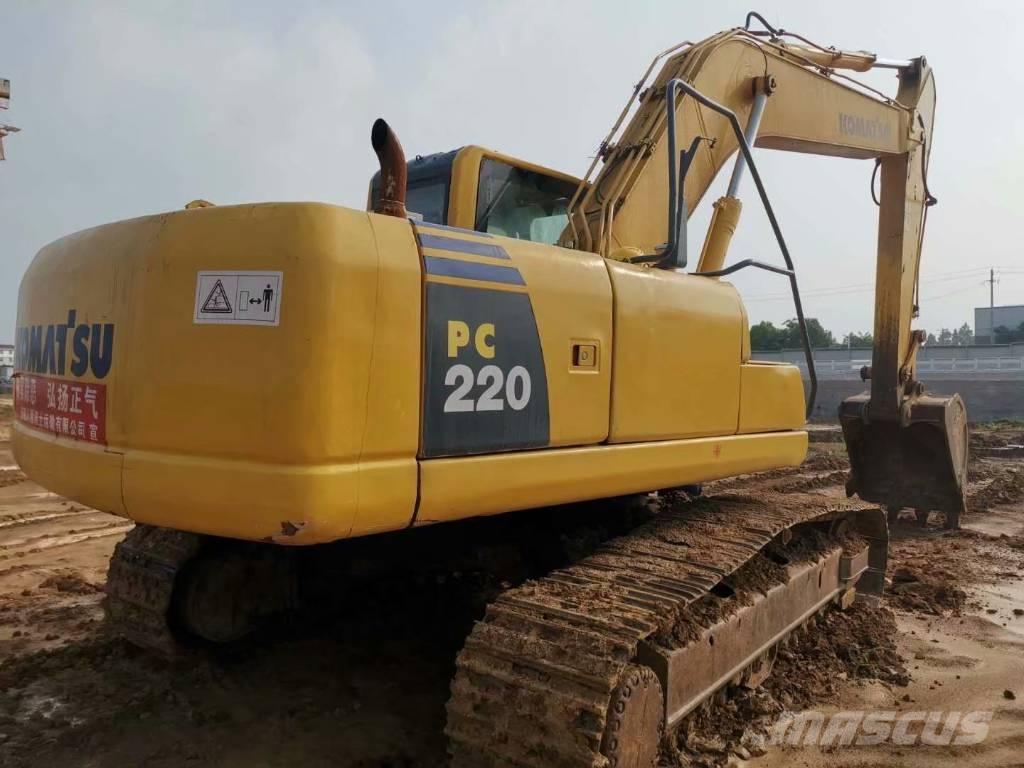 Komatsu pc220-8 حفارات زحافة