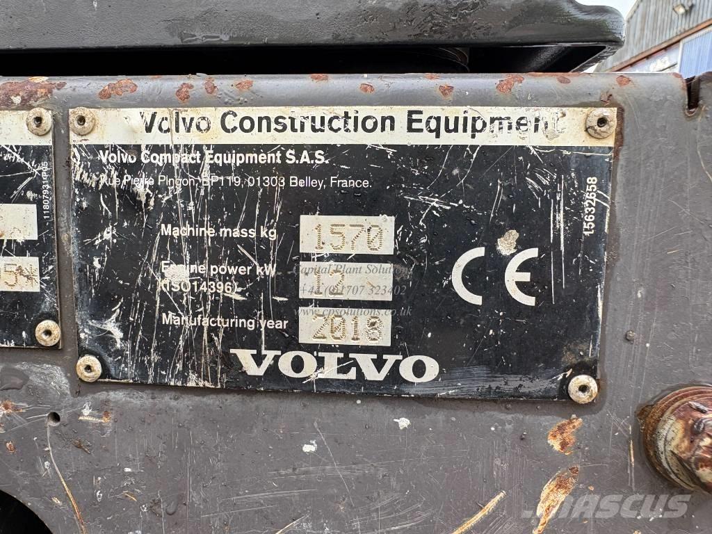 Volvo EC 15 D حفارات صغيرة أقل من 7 طن (حفارات صغيرة)