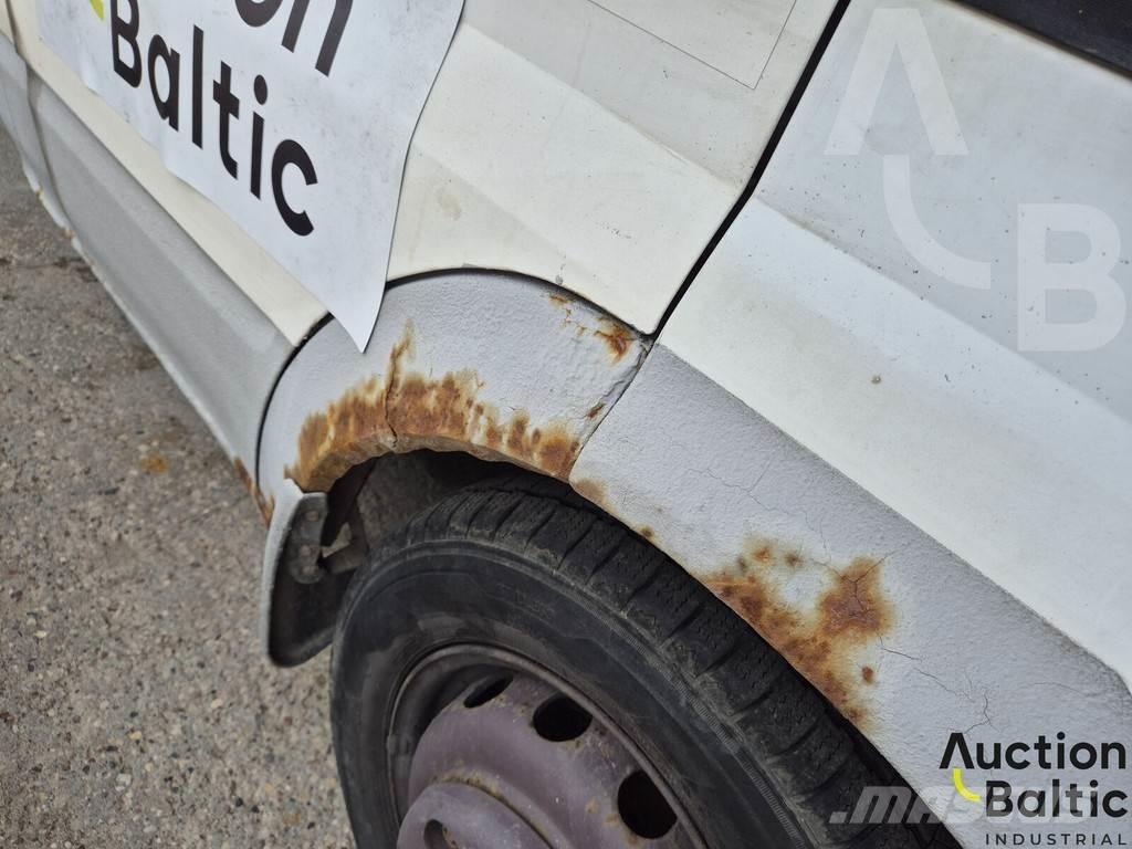 Ford Transit شاحنات قلابة