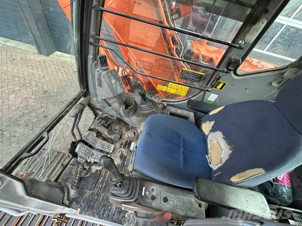 Hitachi ZX110 حفارات وسط 7 طن - 12 طن