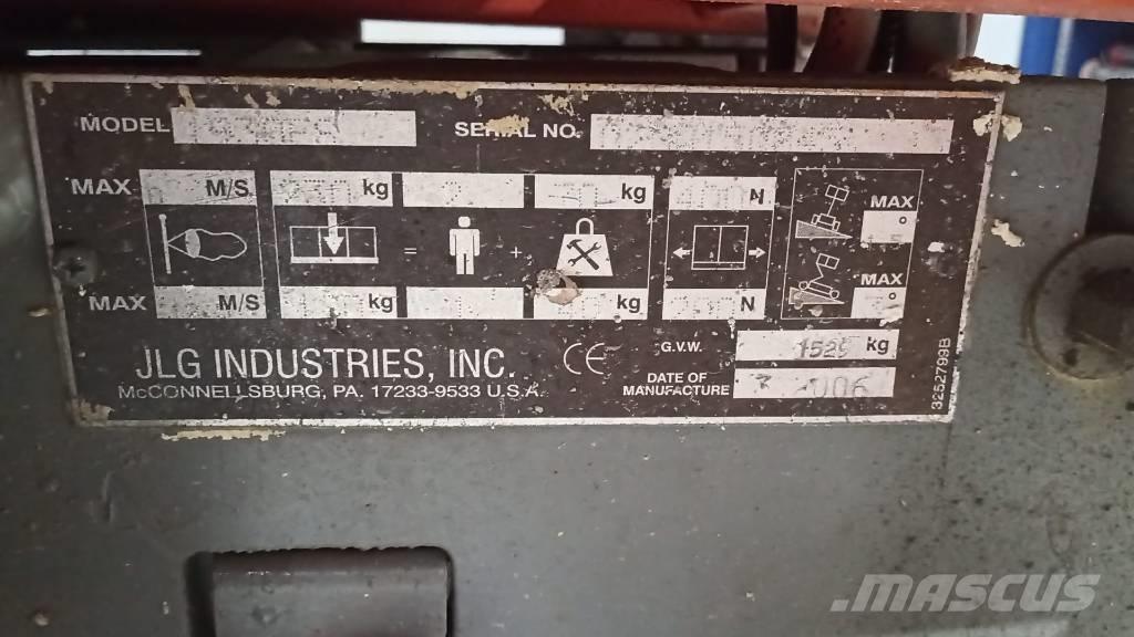 JLG 1930 ES رافعات مقصية الشكل