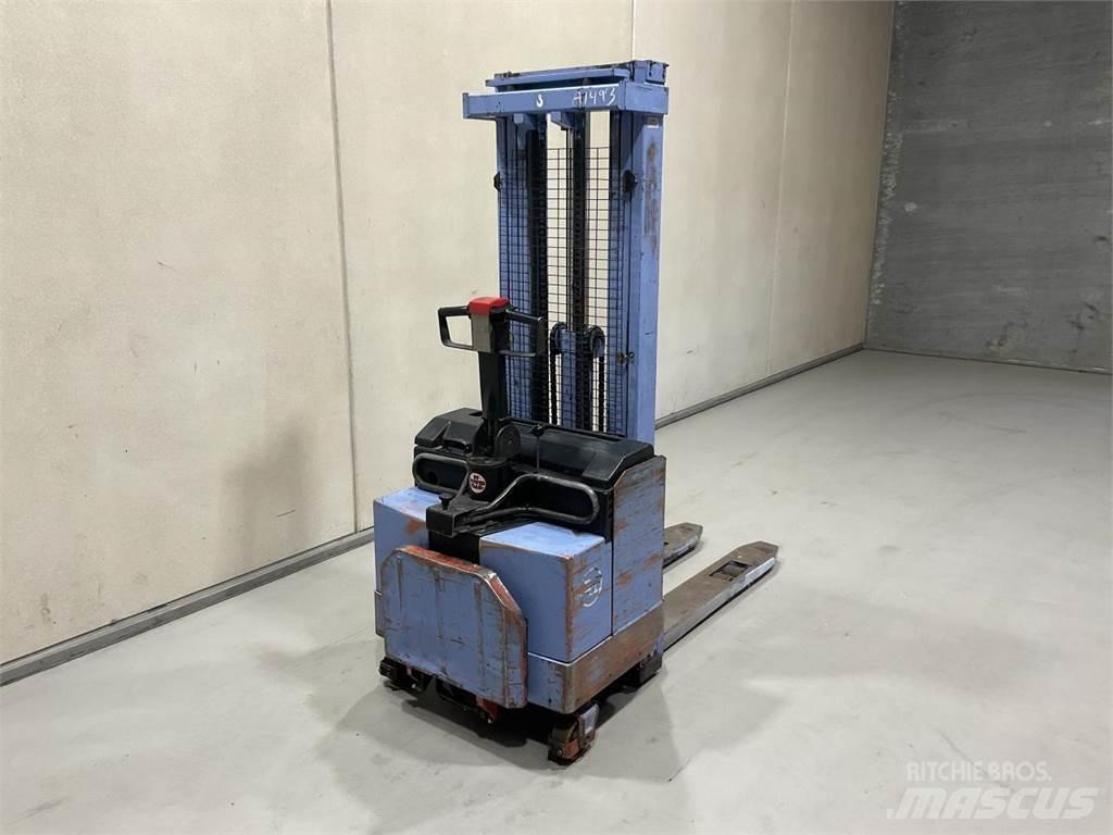 BT LSV 1250 E شاحنات مناولة ذاتية الدفع