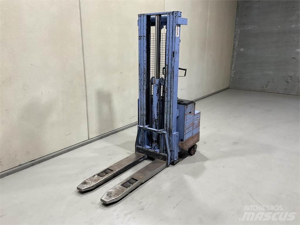 BT LSV 1250 E شاحنات مناولة ذاتية الدفع