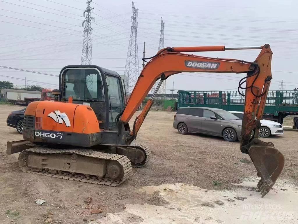 Doosan DH 60 حفارات صغيرة أقل من 7 طن (حفارات صغيرة)