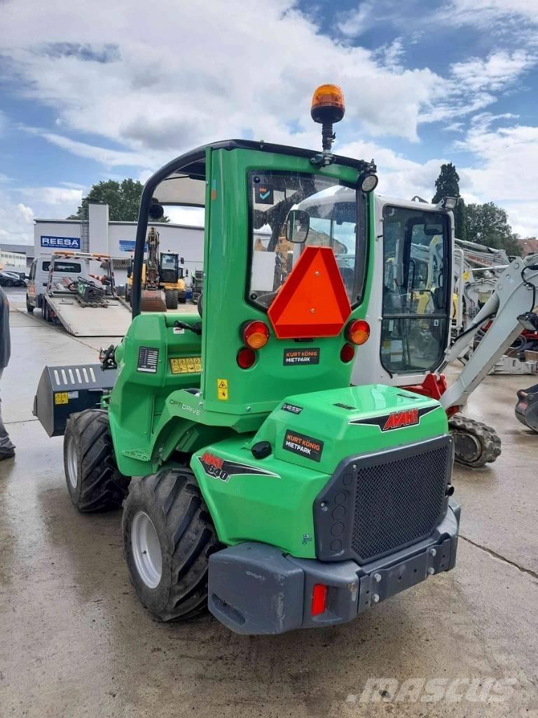 Avant 640i لوادر انزلاقية التوجيه