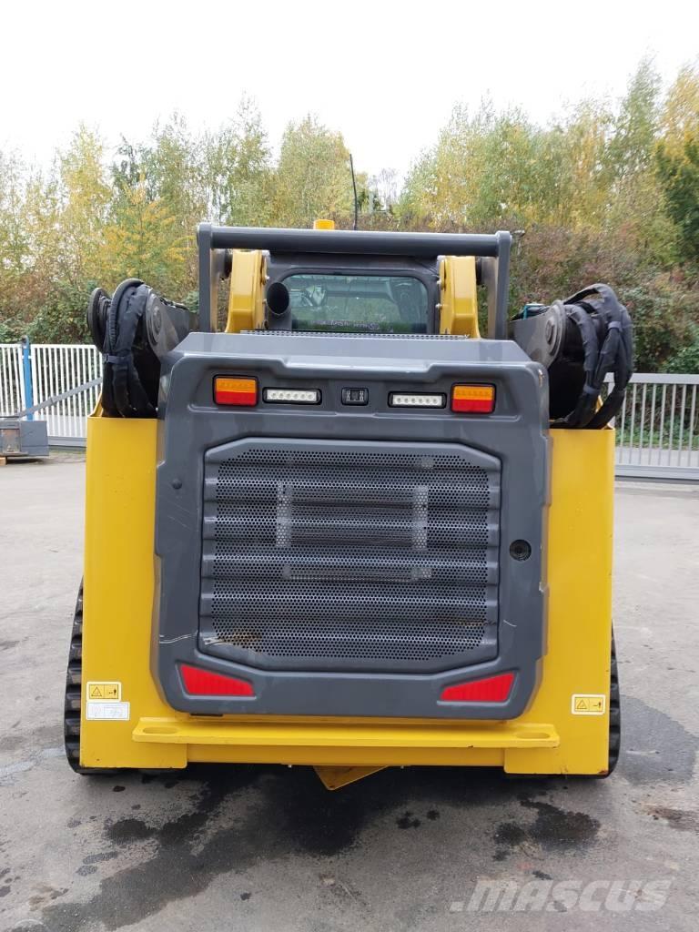 XCMG XC7-TV12 لوادر زحافة