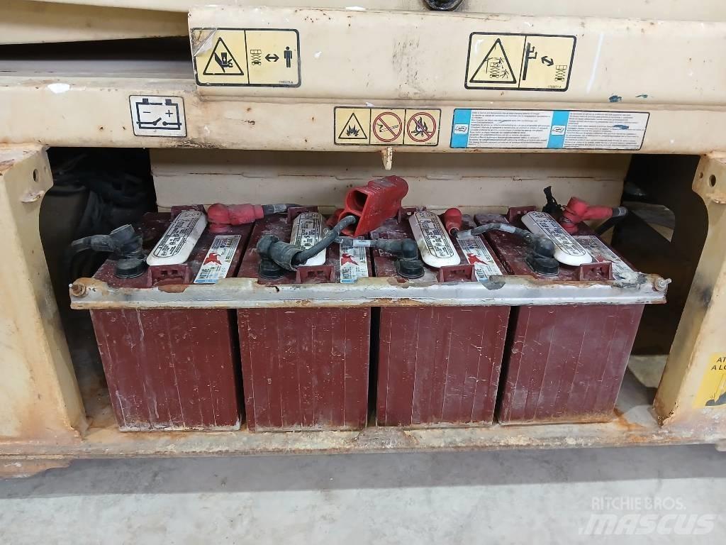JLG 10 RS رافعات مقصية الشكل