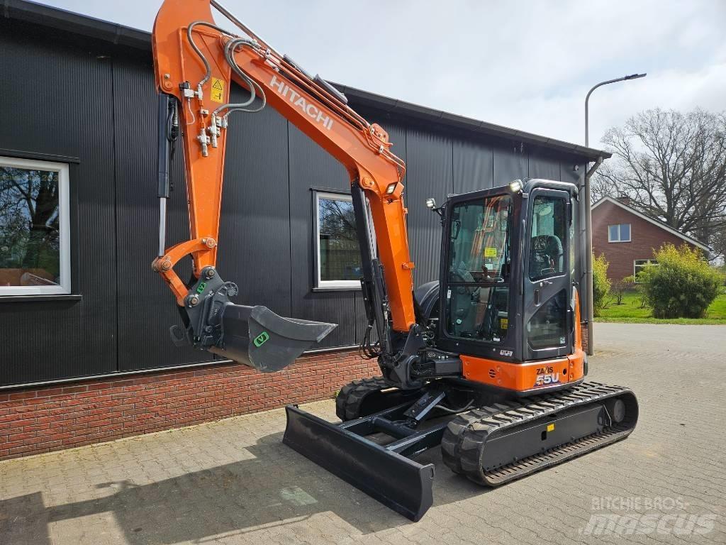 Hitachi ZX 55 U-5 حفارات صغيرة أقل من 7 طن (حفارات صغيرة)