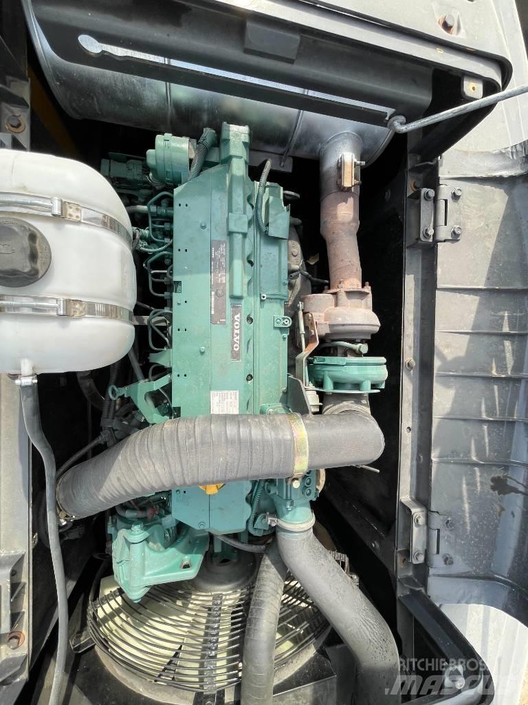 Volvo EC 290 B LC حفارات زحافة