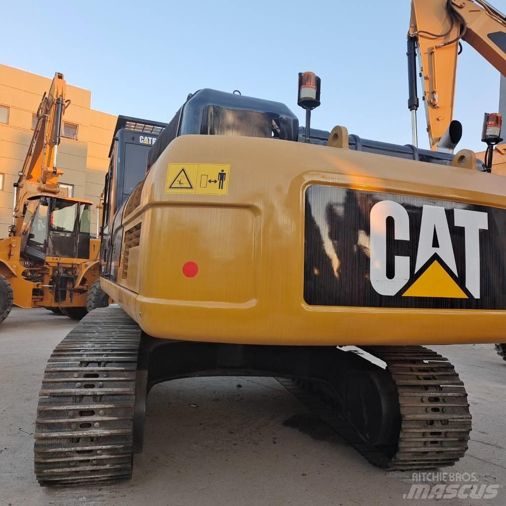 CAT 336 D حفارات زحافة