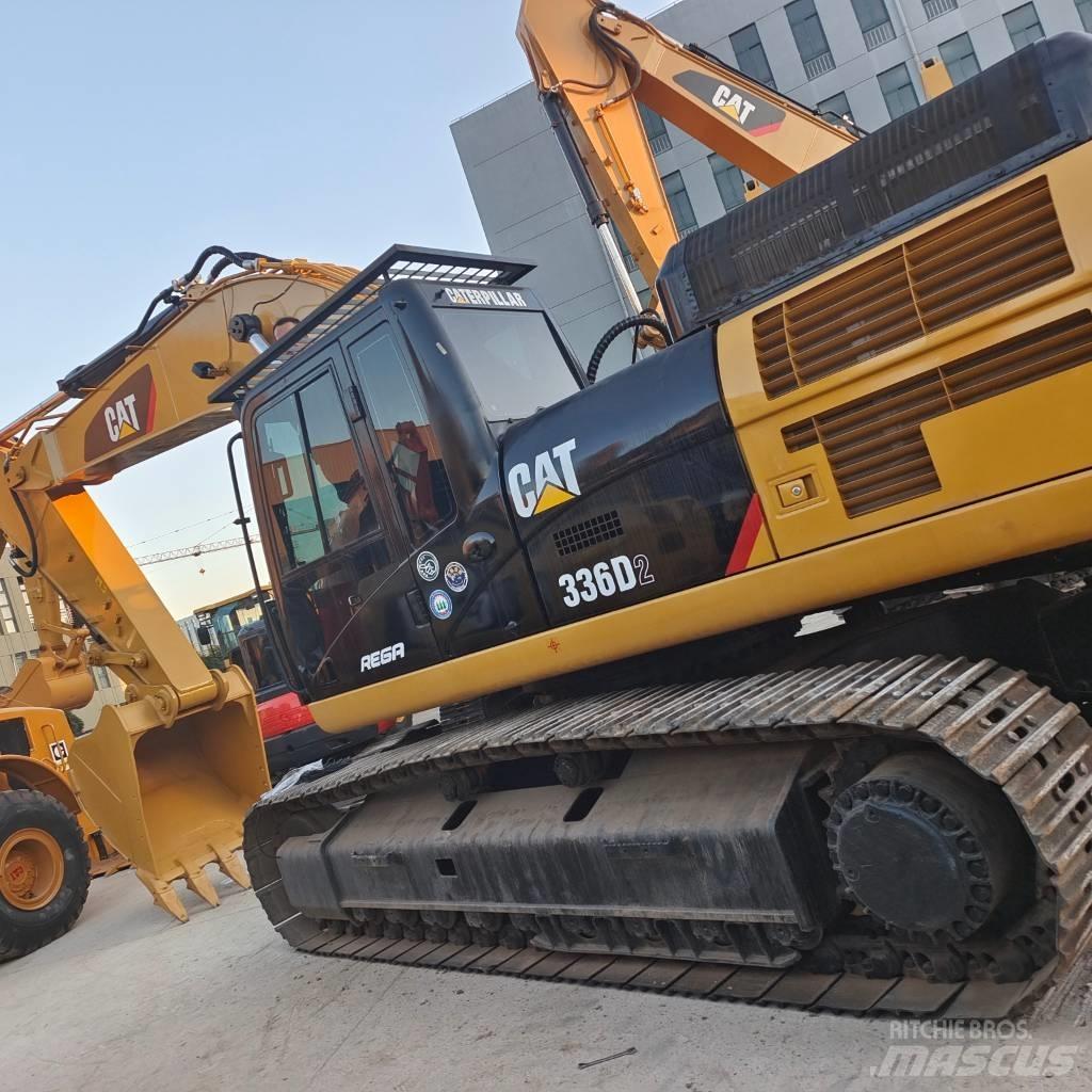 CAT 336 D حفارات زحافة