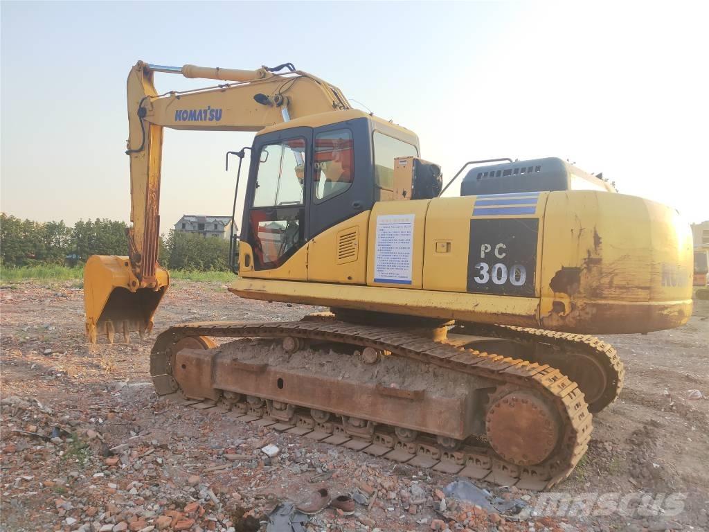 Komatsu PC 300-7 حفارات زحافة