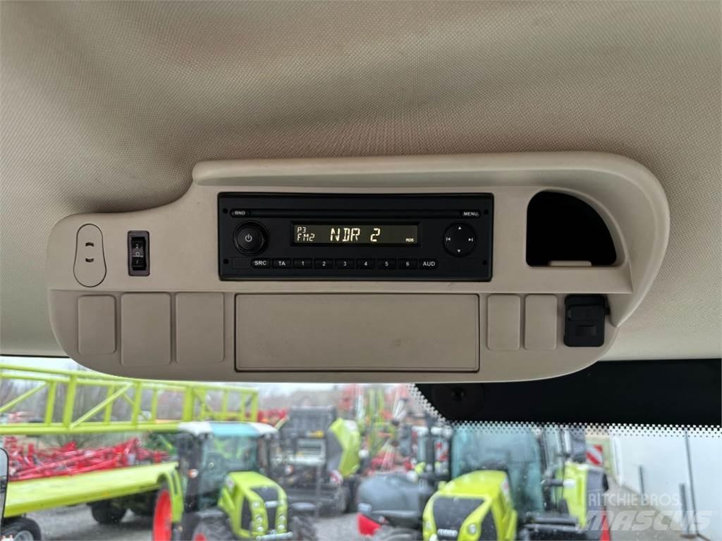 John Deere 6195R الجرارات