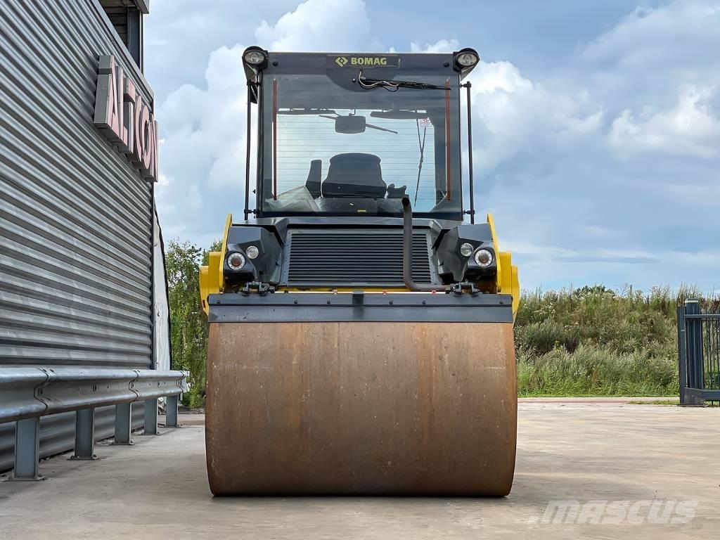 Bomag BW 151 AD-5 مداحل ثنائية الاسطوانة