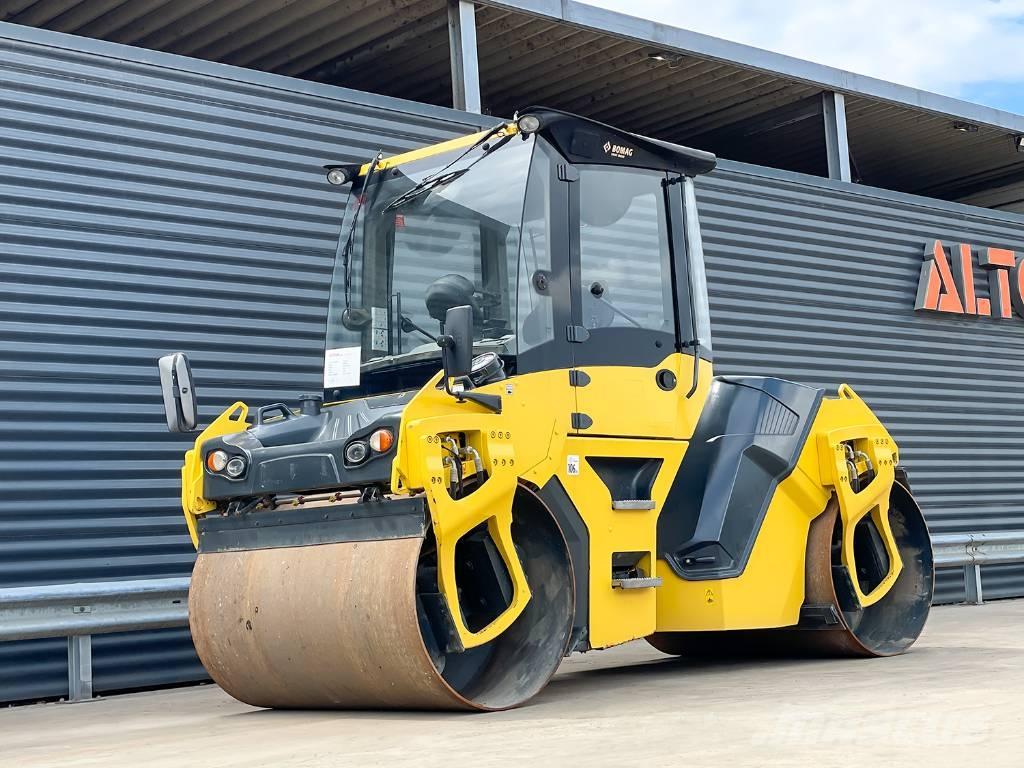 Bomag BW 151 AD-5 مداحل ثنائية الاسطوانة