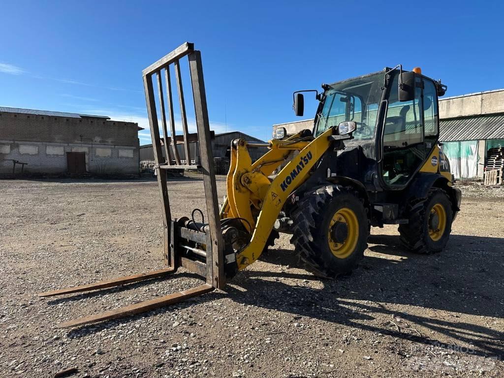 Komatsu WA 70-7 لوادر بعجل