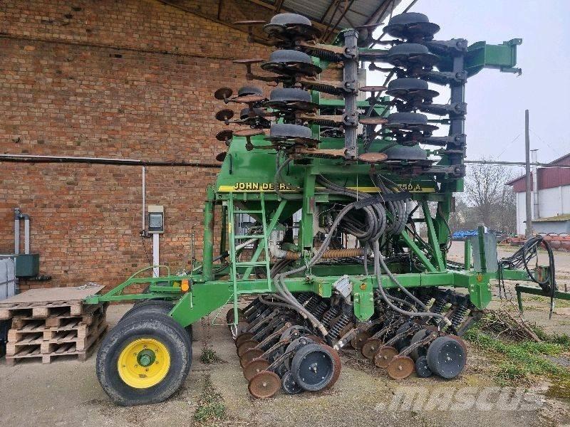 John Deere 750 A مثاقيب