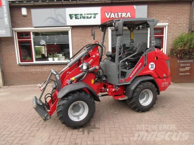 Weidemann 1390 لوادر متعددة الأغراض