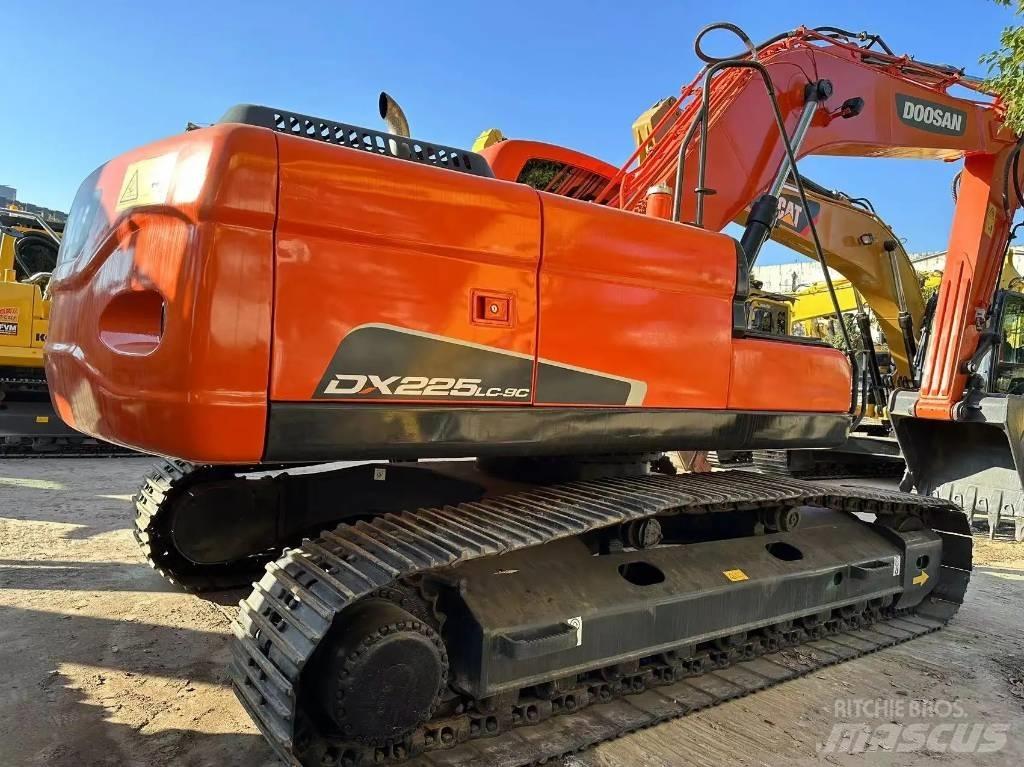 Doosan DX 225 LC حفارات صغيرة أقل من 7 طن (حفارات صغيرة)