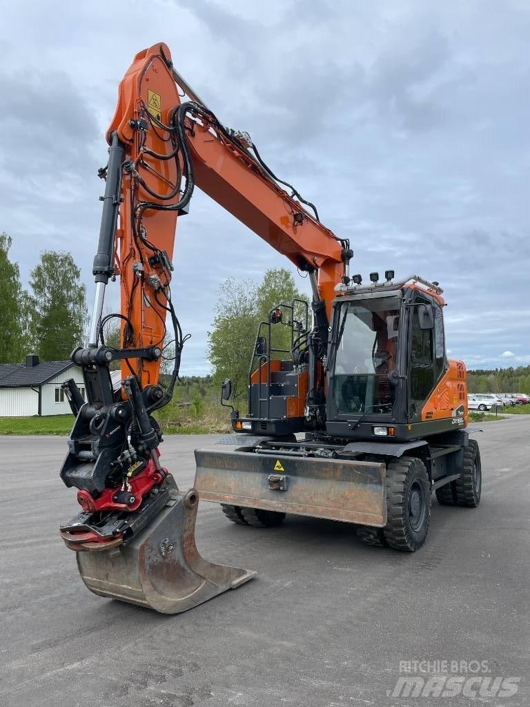 Doosan DX 165 W حفارات بعجل