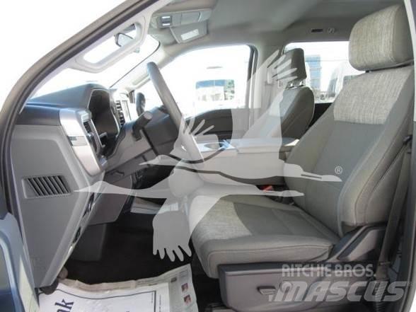 Ford F150 XLT أخرى